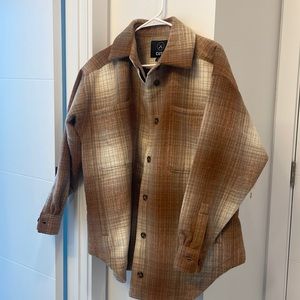 CUTS oversized shacket with pockets on the chest and at the waist